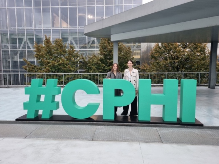 Work worldwide and attend conferences across the globe